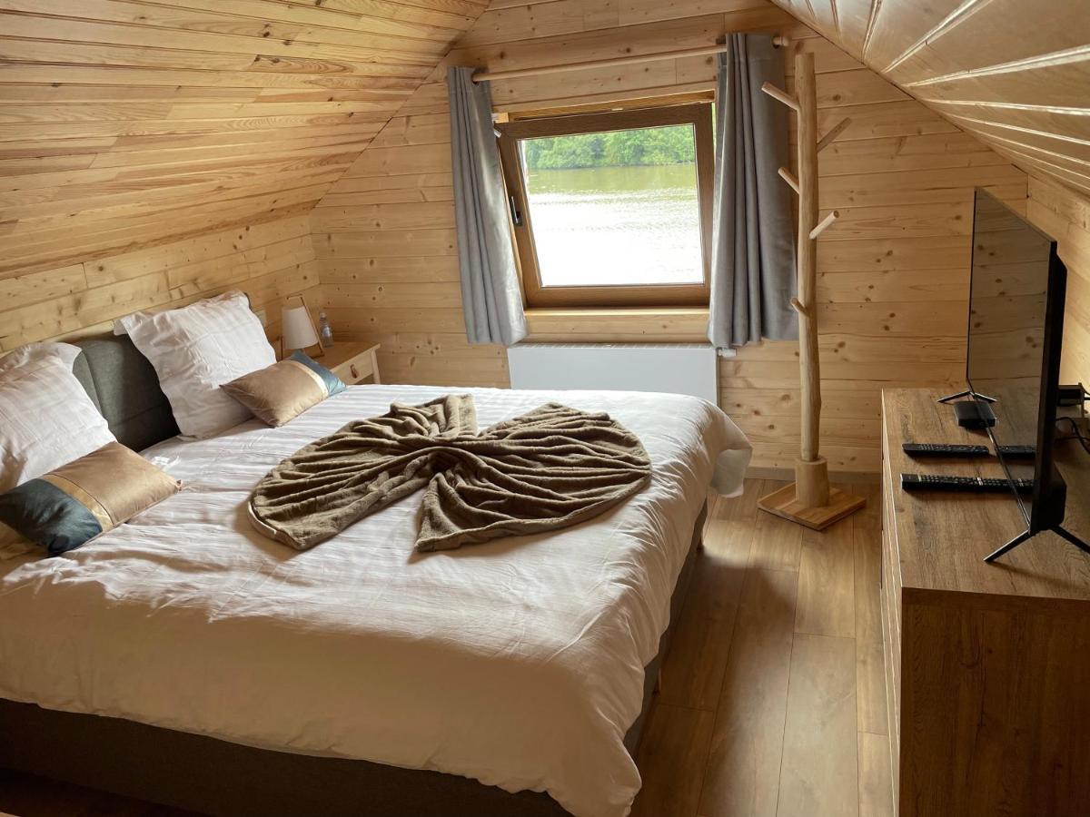 La Petite Maison Au Bord De L'Eau Hastiere-par-dela Luaran gambar